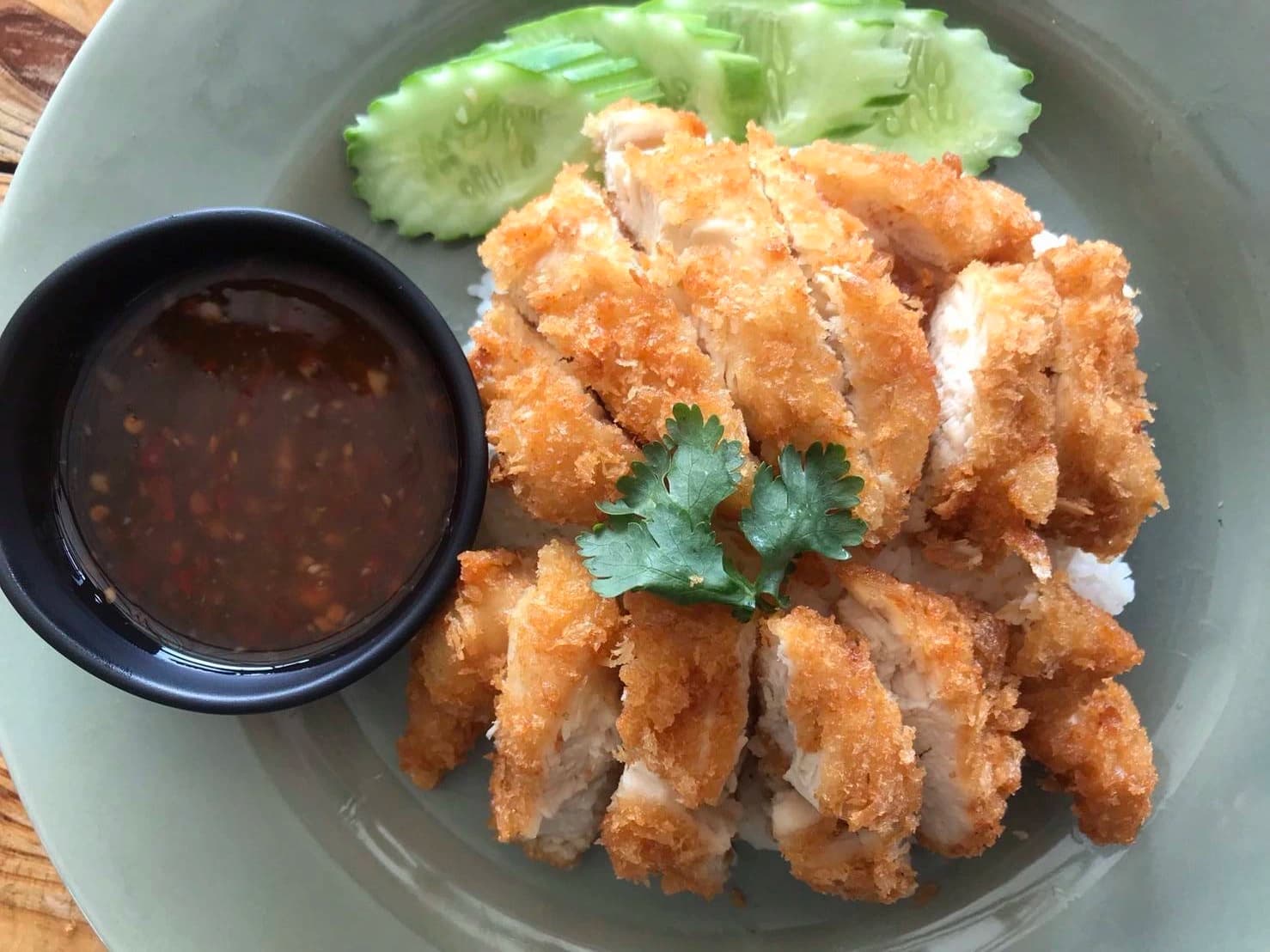 ลุงตุ่มข้าวมันไก่ (Loong Toom Hainanese chicken rice) - ถ.ชัยพรวิธี (Chaiyaporn Vidhi Road)  : ข้าวมันไก่ทอด